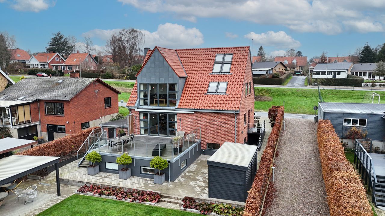 Ejendomsbillede 3 af 24